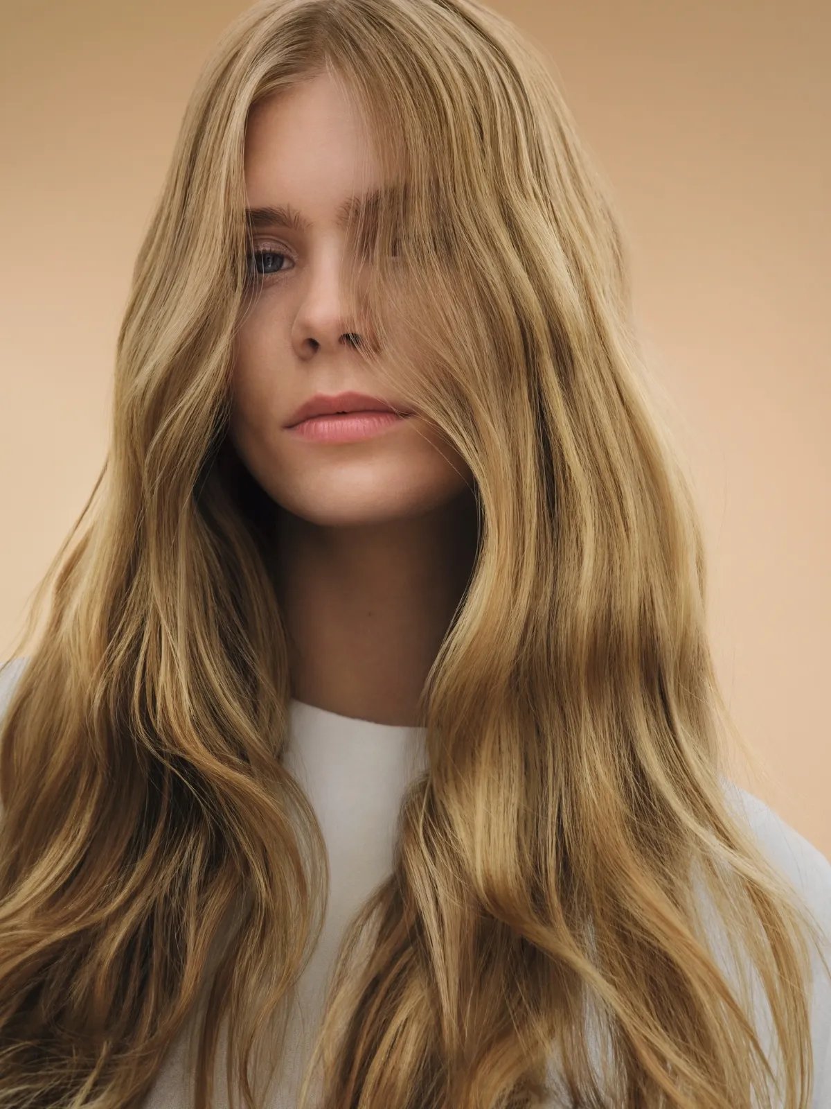 Blonde model with smooth soft waves